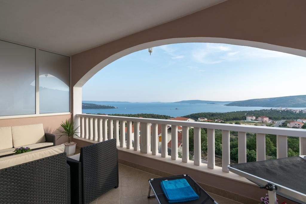 Apartments Blue Lagoon Trogir Extérieur photo