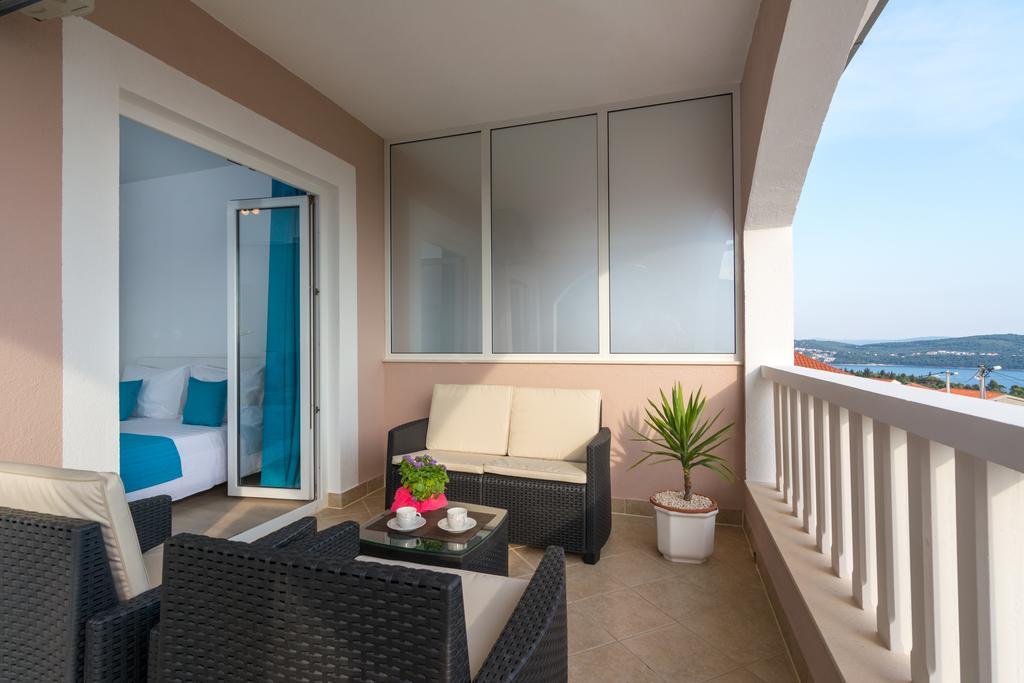 Apartments Blue Lagoon Trogir Extérieur photo